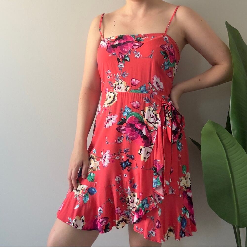 Express Floral Mini Faux Rap Dress adjustable spaghetti straps tropical ruffle M - Picture 15 of 15
